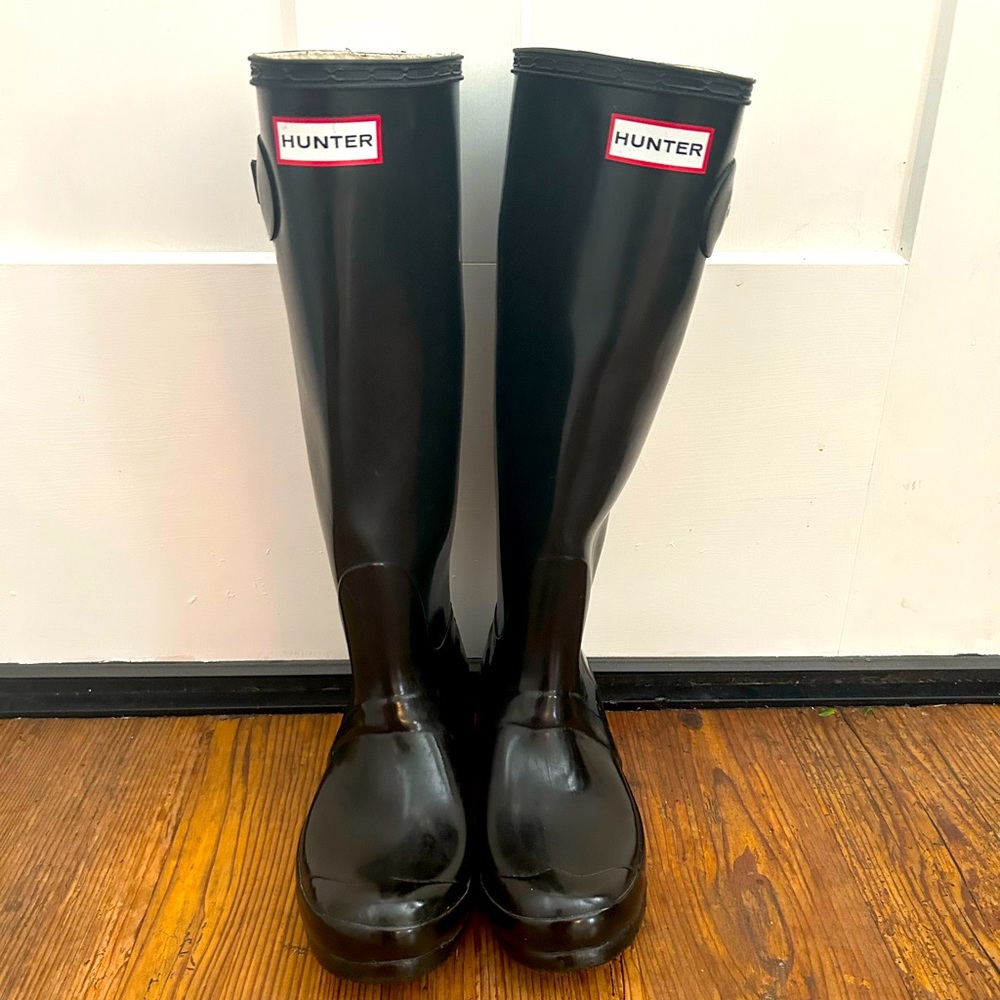 Hunter Women’s Original Tall Gloss Rain Boots
